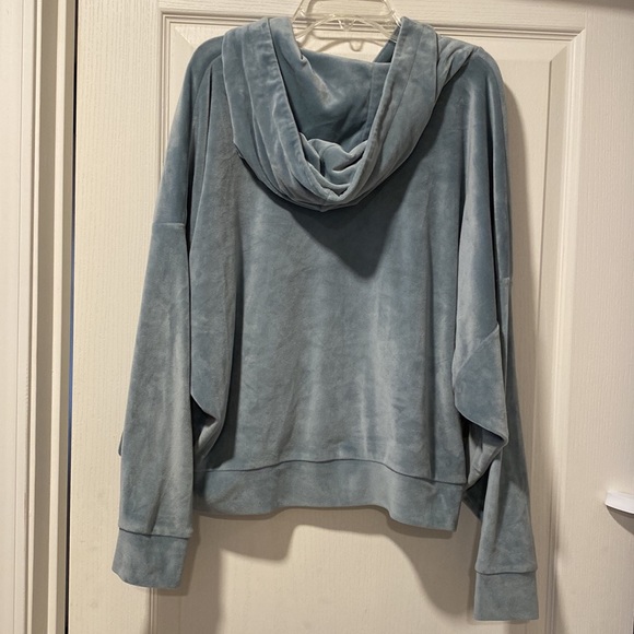 American Eagle M Light Blue Velour Hoodie - Picture 6 of 10